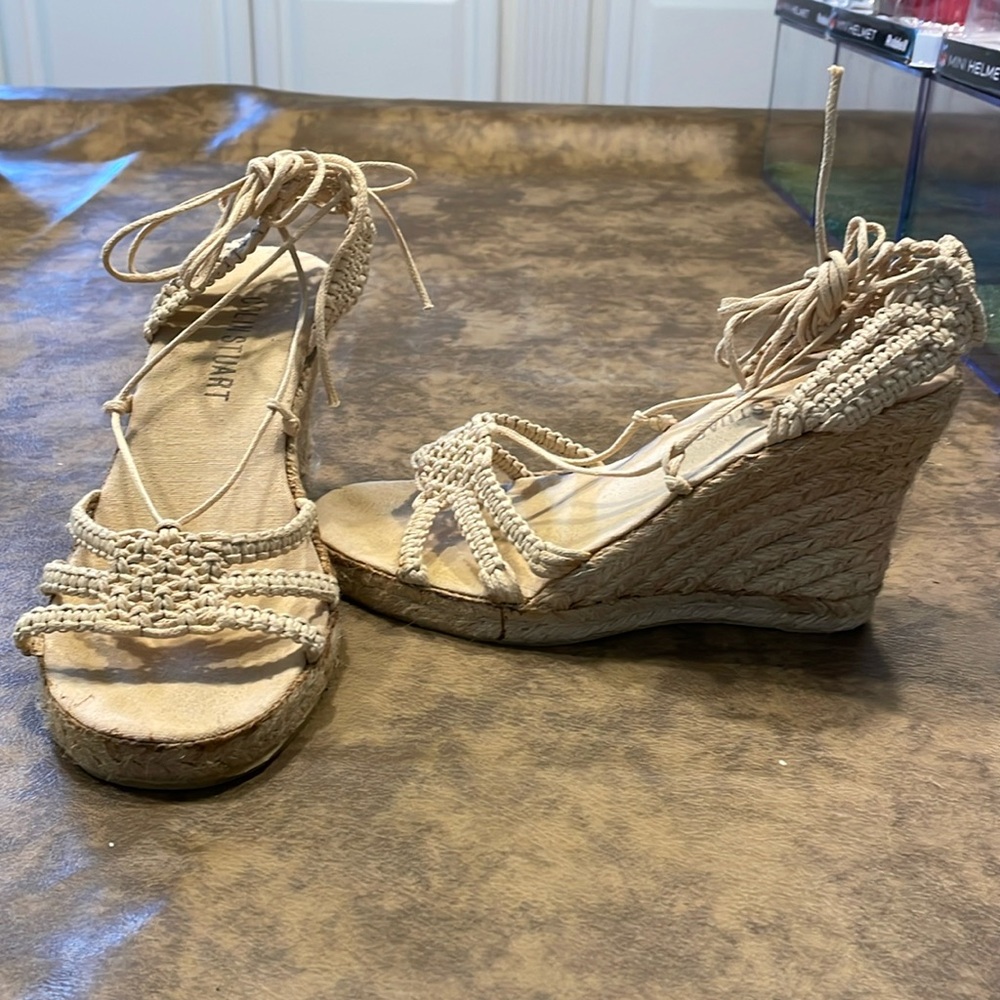 Colin Stuart wedge sandal, size US 6, cream color